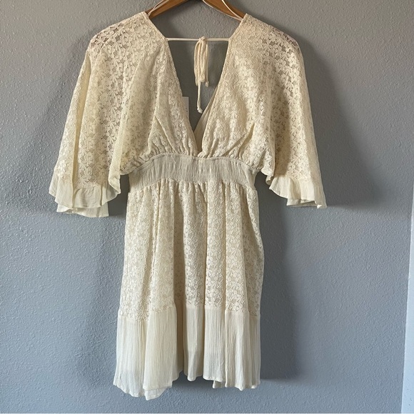 NWT PaperMoon Ivory Lace Smocked Waist Boho Flowy Mini Dress Women's Size Medium - Picture 11 of 12